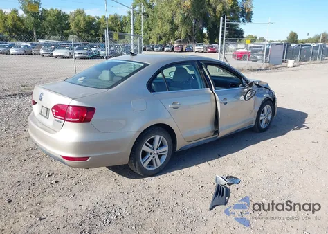 2013 Volkswagen Jetta Hybrid Sel from USA, damaged, VIN 3VW637AJ2DM226008